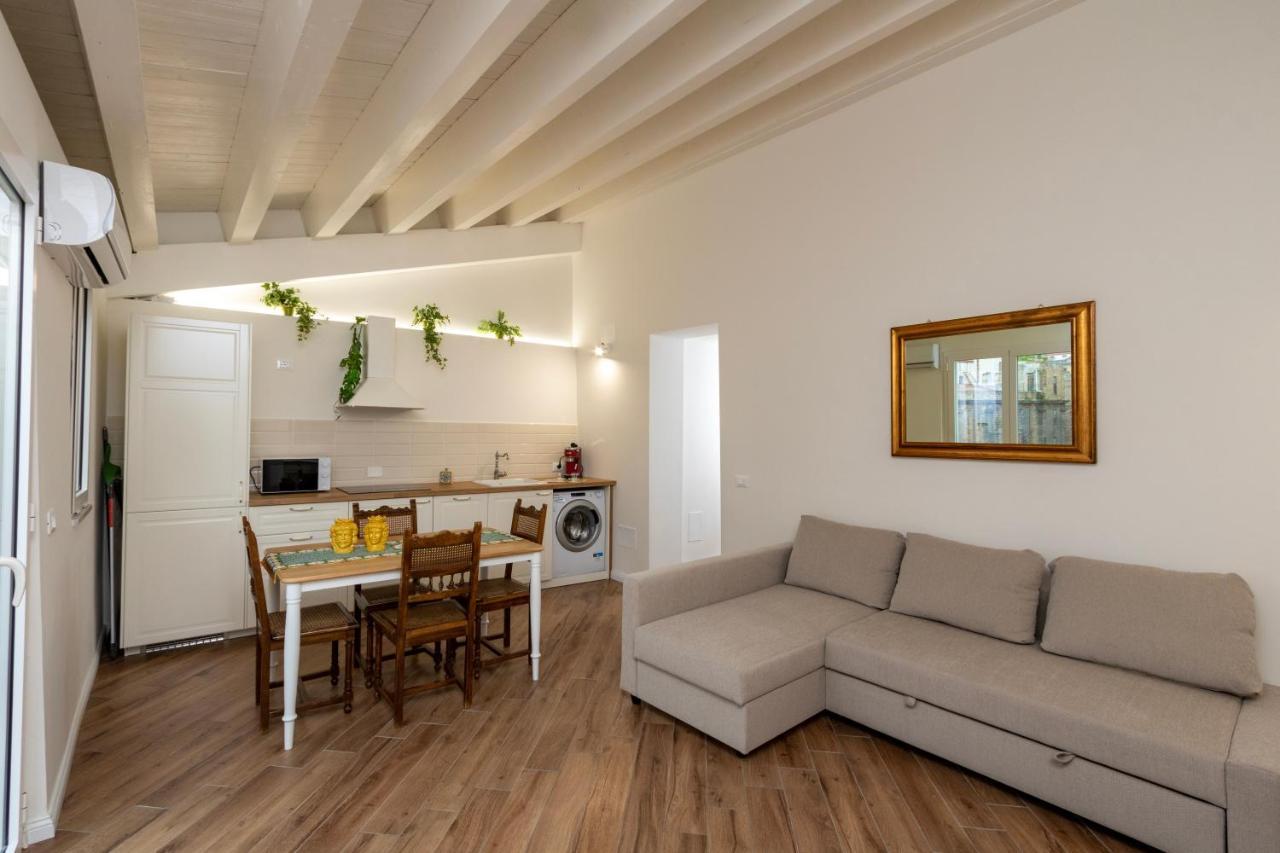 פלרמו Cortile Del Greco Apartments מראה חיצוני תמונה