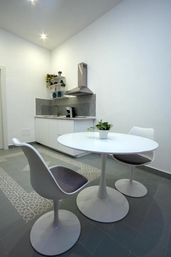 פלרמו Cortile Del Greco Apartments מראה חיצוני תמונה