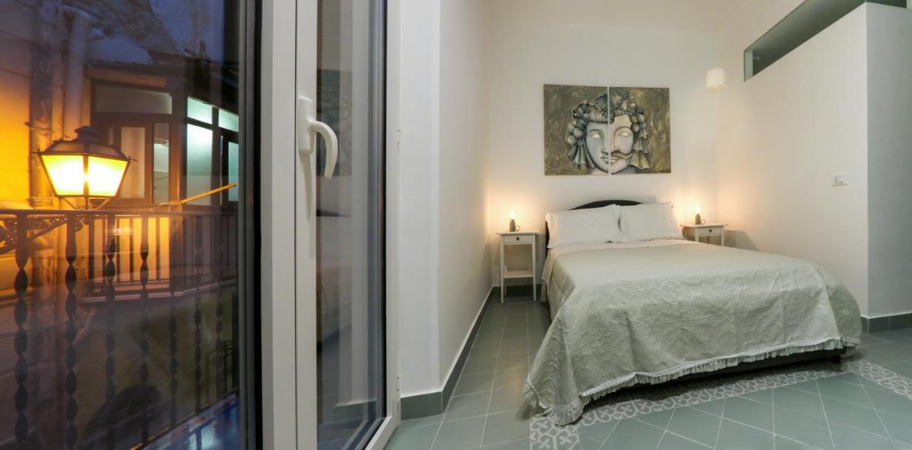 פלרמו Cortile Del Greco Apartments מראה חיצוני תמונה