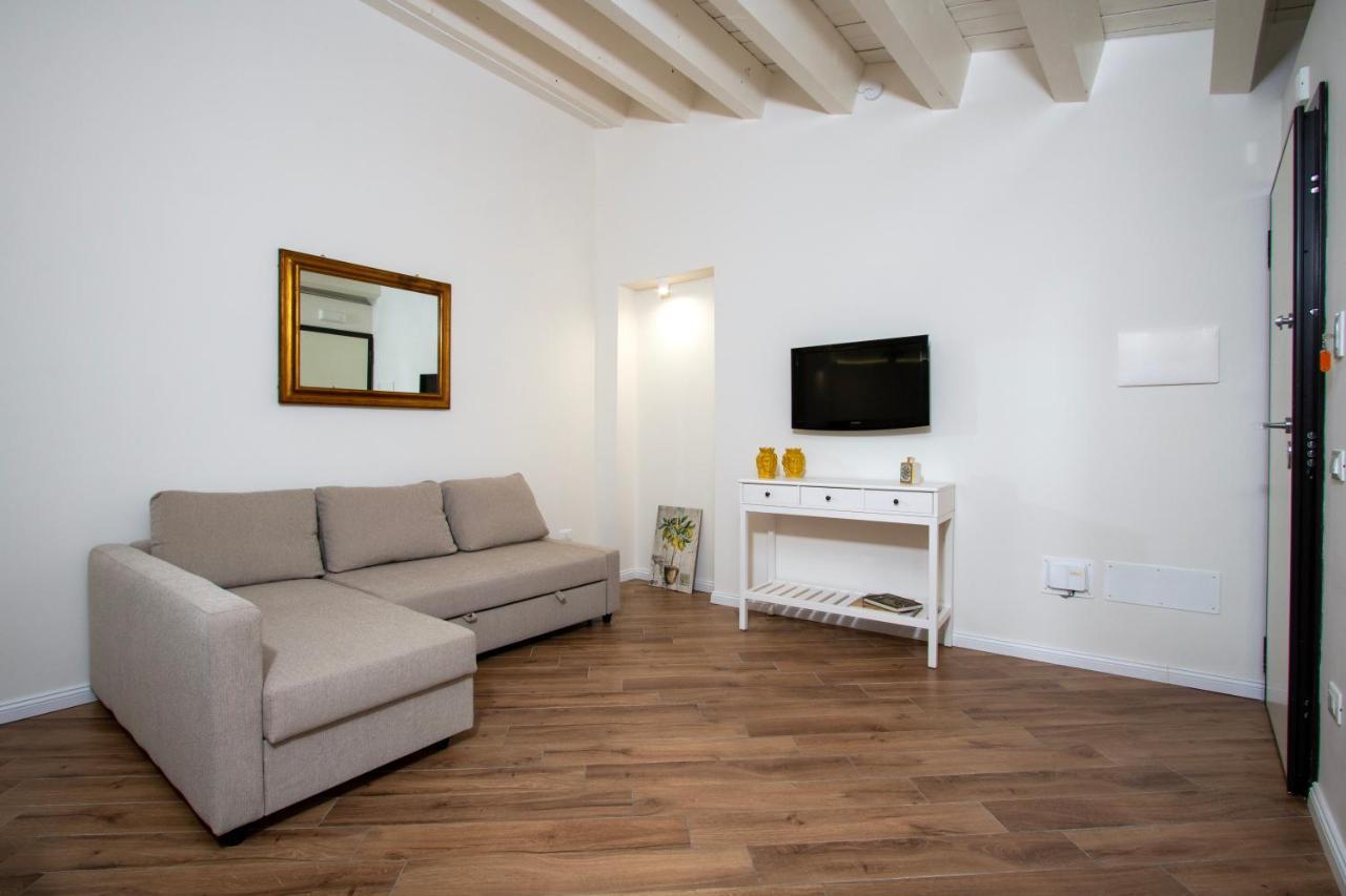 פלרמו Cortile Del Greco Apartments מראה חיצוני תמונה